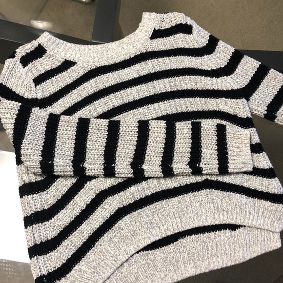 Fall stripped H&M sweater - Picture 2 of 3
